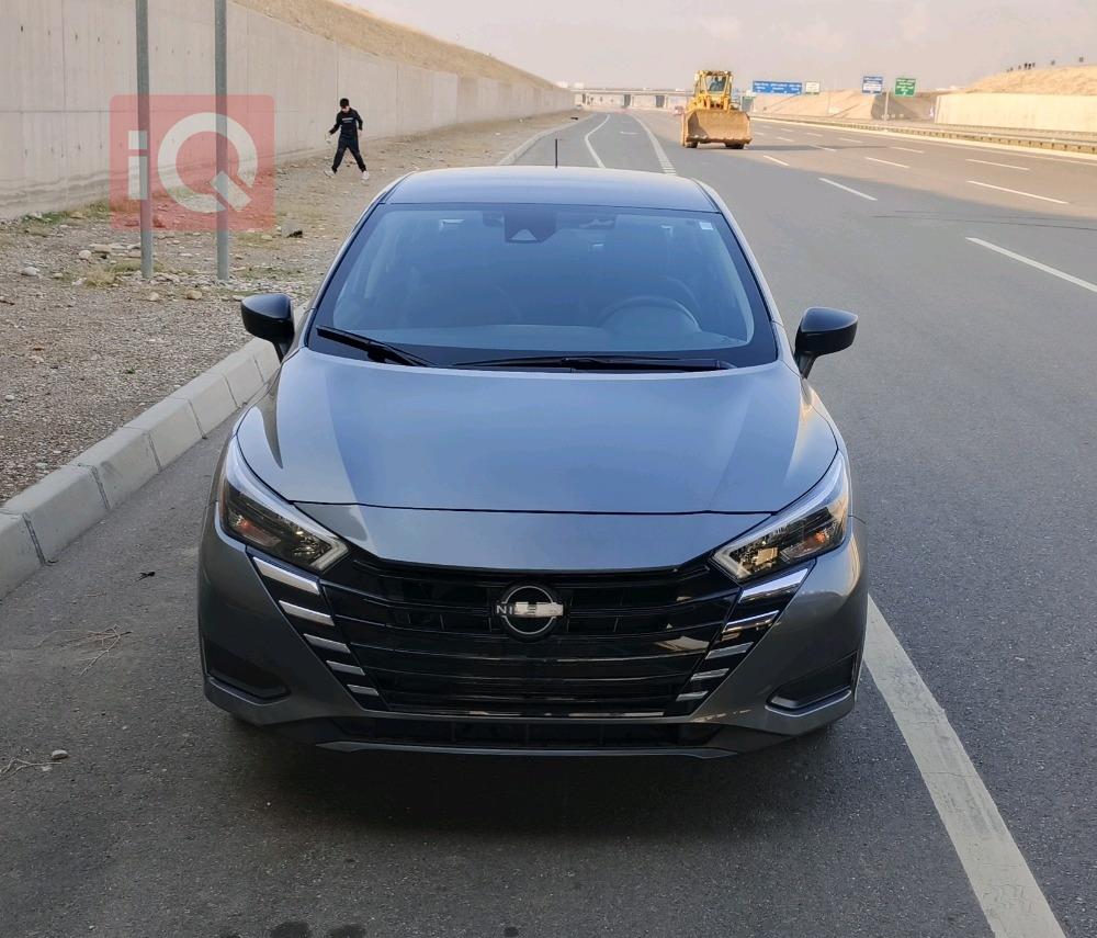 نيسان فيرسا